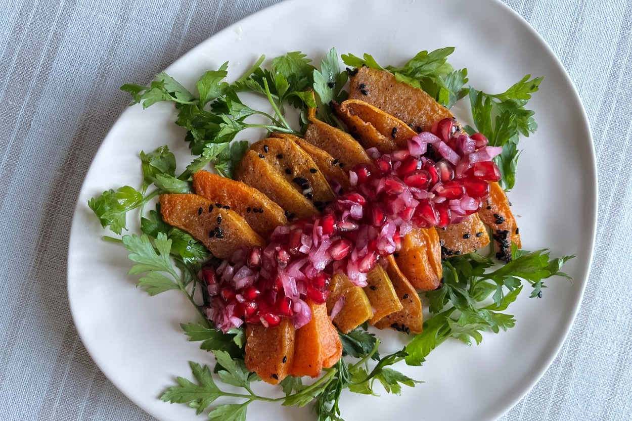Pek Süslü: Fırınlanmış Bal Kabağı Salatası