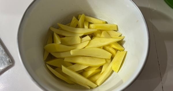 firinda-salcali-patates-kizartmasi-1