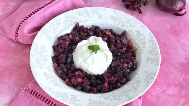 Sürprizi Renginde: Pancar Kavurması