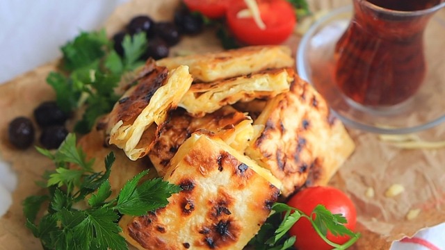 En Hızlı Börek: Yumurtalı Kaşarlı Börek