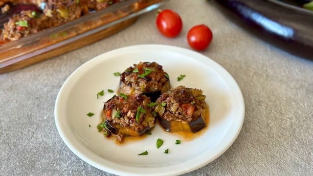 Doyum Olmaz: Kıymalı Patlıcan Oturtma