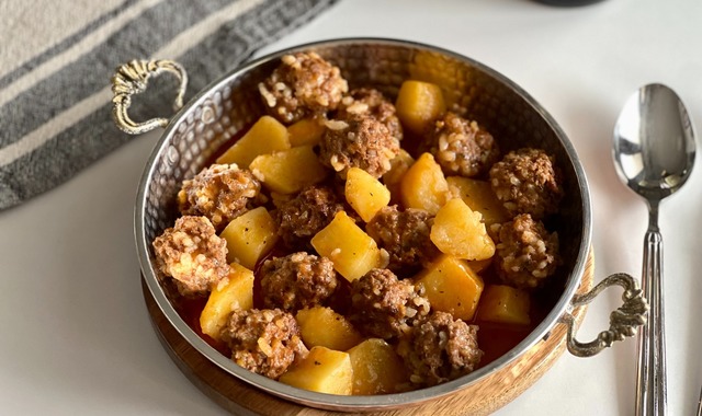 Ekmek Bandırır: Pirinçli Sulu Köfte