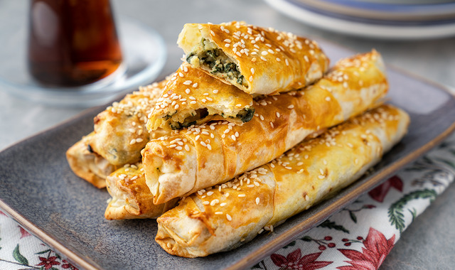 Dışı Çıtır, İçi Yumuşak: Ispanaklı Patatesli Börek