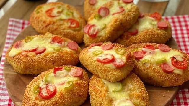 Kahvaltıya Çayın Yanına: Simit Pide