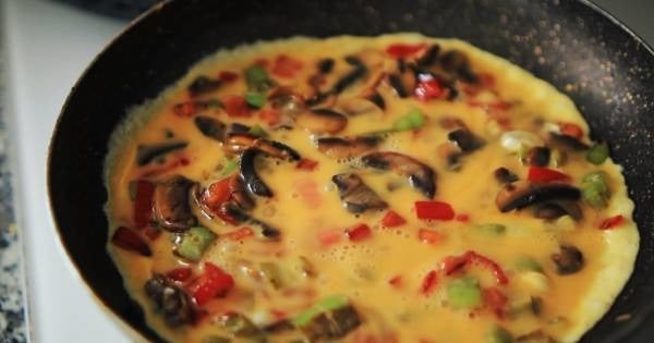 mantarli-omlet-asama2