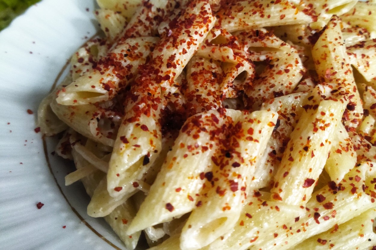 Kolay ve Lezzetli: Körili Kremalı Makarna 
