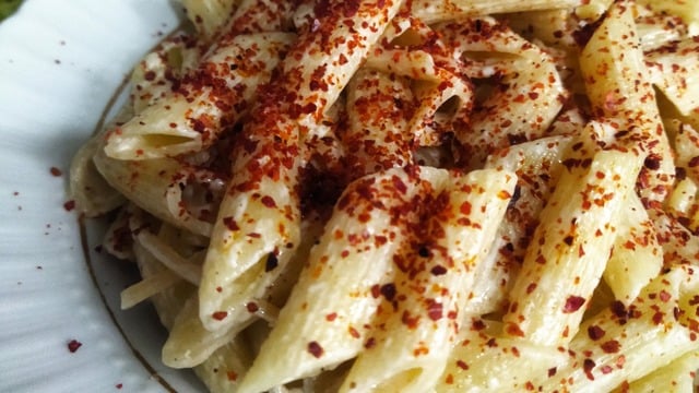 Kolay ve Lezzetli: Körili Kremalı Makarna 
