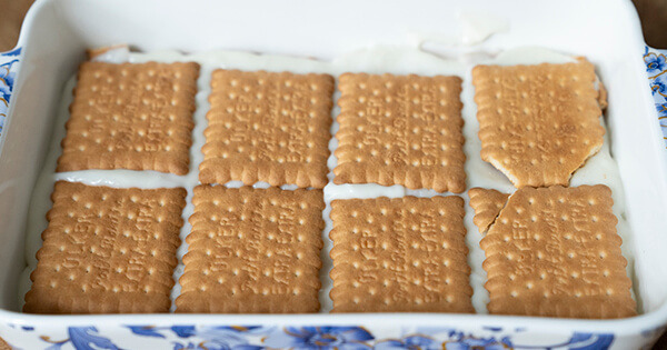 muhallebili-biskuvili-pasta-asama4