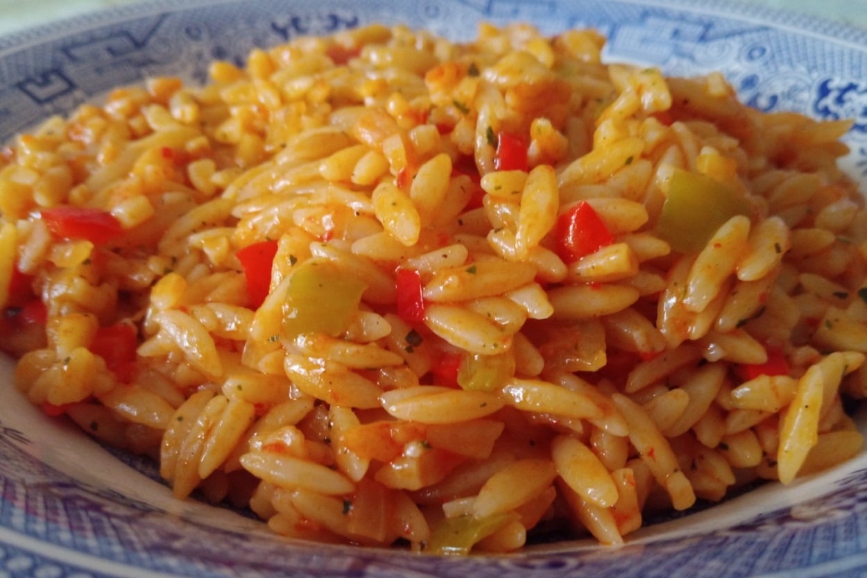 Pilavlara Renk Gelsin: Biberli Arpa Pilavı