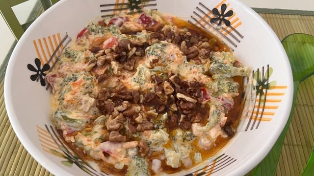 Sebze Cümbüşü: Yoğurt Soslu Brokoli Salatası