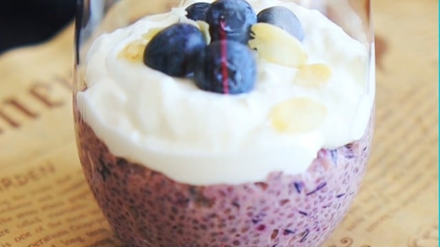 Sağlıklı Seçim: Rafine Şekersiz Yaban Mersinli Chia Puding