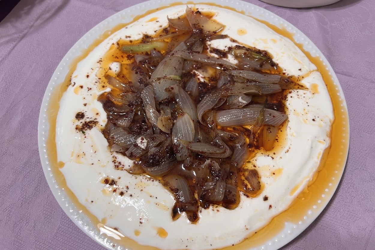 Her Sofraya Uygun: Soğan Mezesi