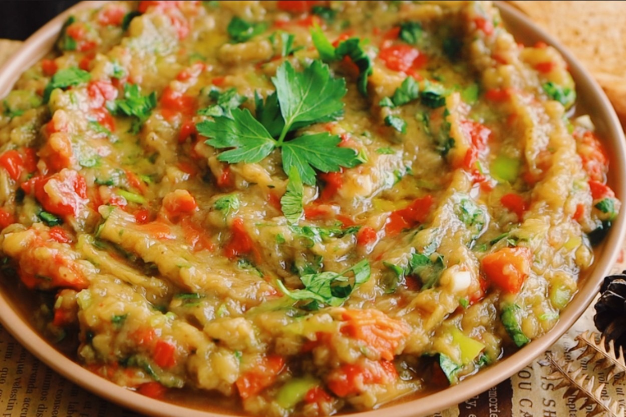 Mangal Tadında: Közlenmiş Patlıcanlı Meze