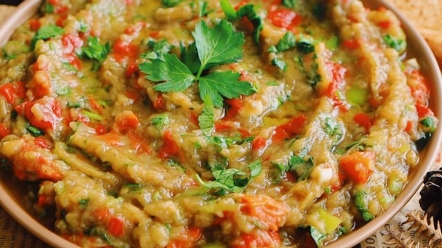 Mangal Tadında: Közlenmiş Patlıcanlı Meze