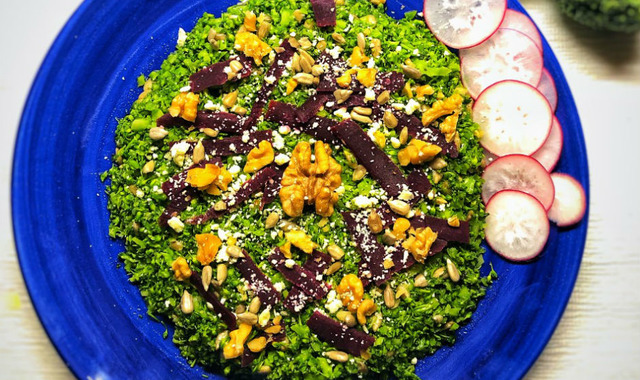Haşlamadan da Olur: Çiğ Brokoli Salatası