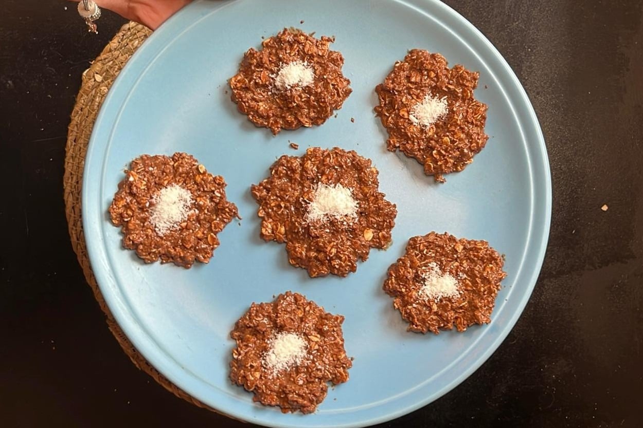 Az Malzemeyle: Sağlıklı Brownie Kurabiye
