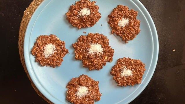Az Malzemeyle: Sağlıklı Brownie Kurabiye
