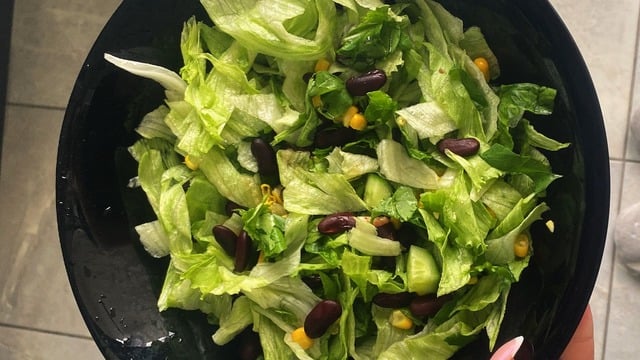 Çok Sağlıklı: Bol Proteinli Vegan Salata