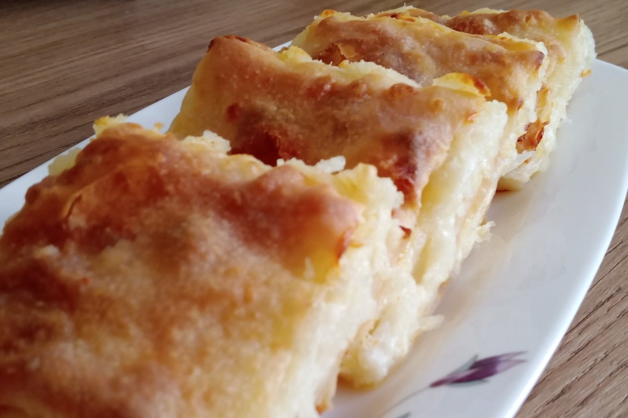 Su Böreği Tadında: Sütlü Börek
