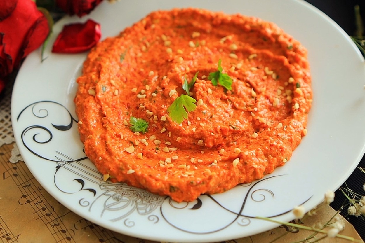 Farklı Lezzet Arayanlara: Köz Biberli Peynirli Meze