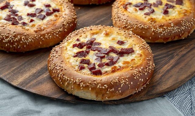 Çaylar Demlensin: Kahvaltılık Mini Pizza