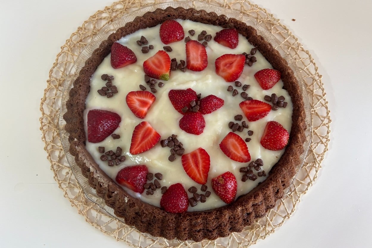 Çay Saatlerine: Çilekli Çikolatalı Tart Pasta