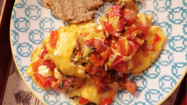 Lezzet Diyince: Beyaz Peynirli Sebzeli Omlet