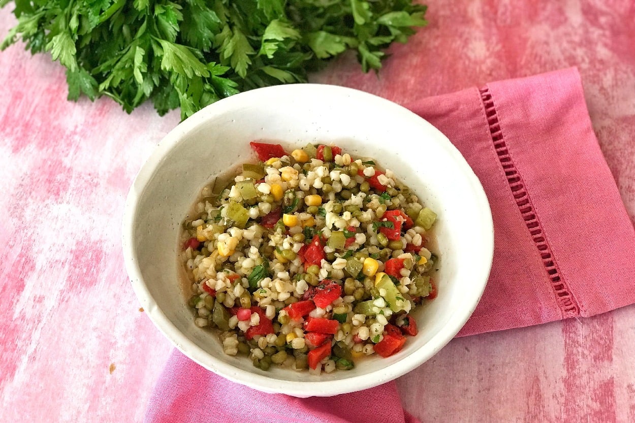 Hem Doyurucu Hem Besleyici: Tahıl Salatası