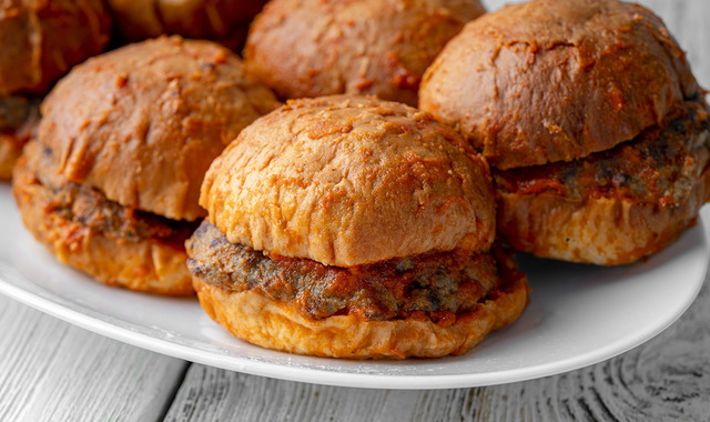 Bir Tane Yetmez: Evde Islak Hamburger