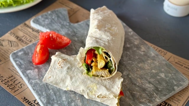 Bir Tane Yetmez: Köri Soslu Tavuk Dürüm
