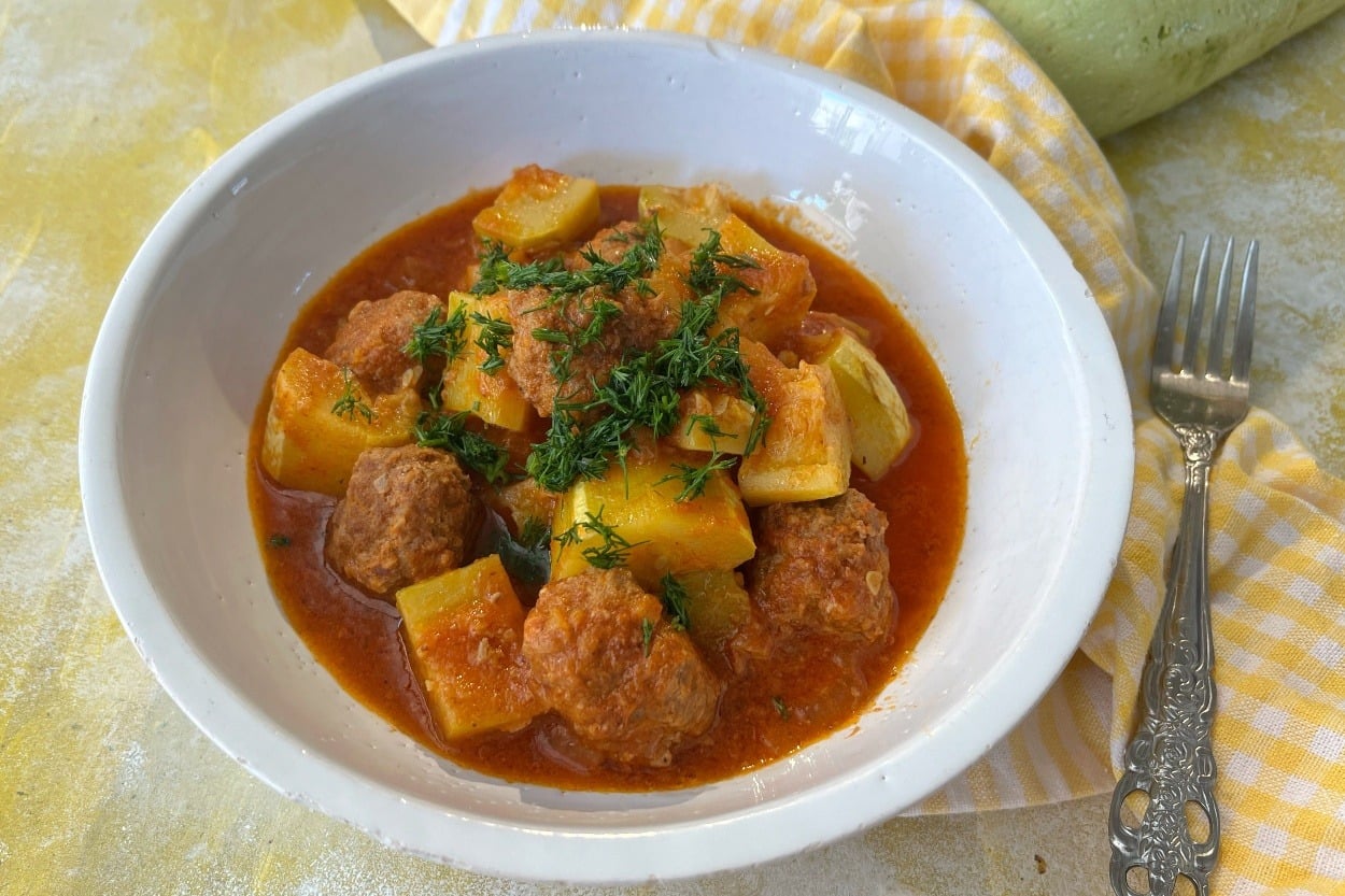 Protein Ekledik: Köfteli Kabak Yemeği