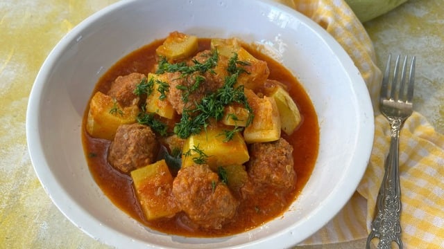 Protein Ekledik: Köfteli Kabak Yemeği