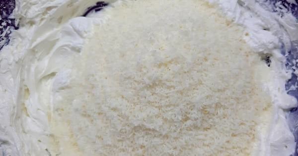 hindistan-cevizli-rulo-pasta-adim-2