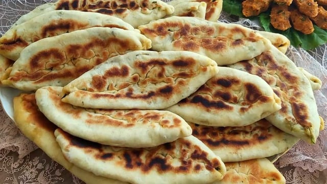 Ev Yapımı: Ispanaklı Kapalı Pide