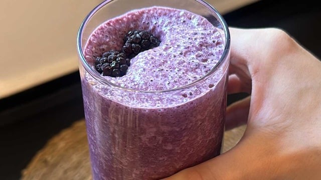 Ferah ve Besleyici: Orman Meyveli Keten Tohumlu Smoothie 