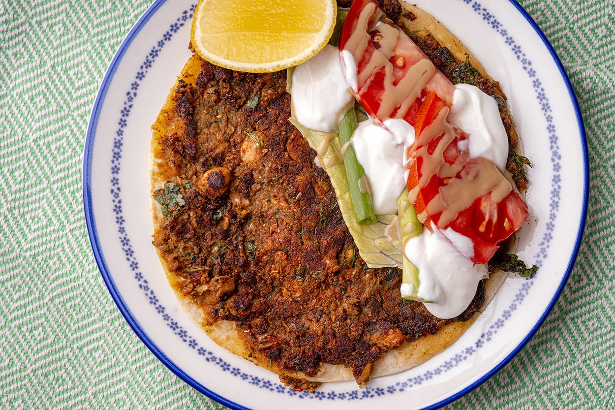 İç Harcı Bakliyatlardan: Etsiz Lahmacun