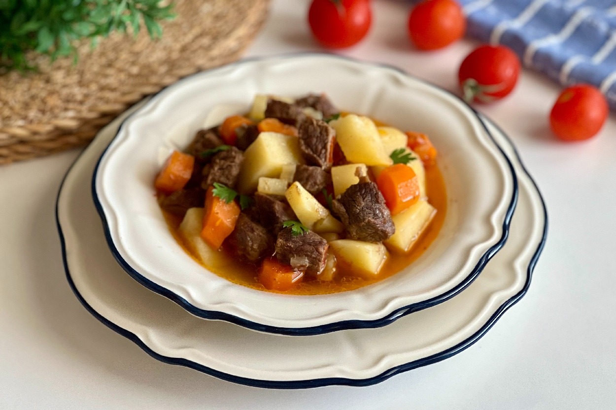 Etleri Yumuşacık: Çayır Kebabı