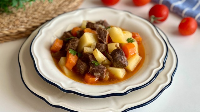 Etleri Yumuşacık: Çayır Kebabı