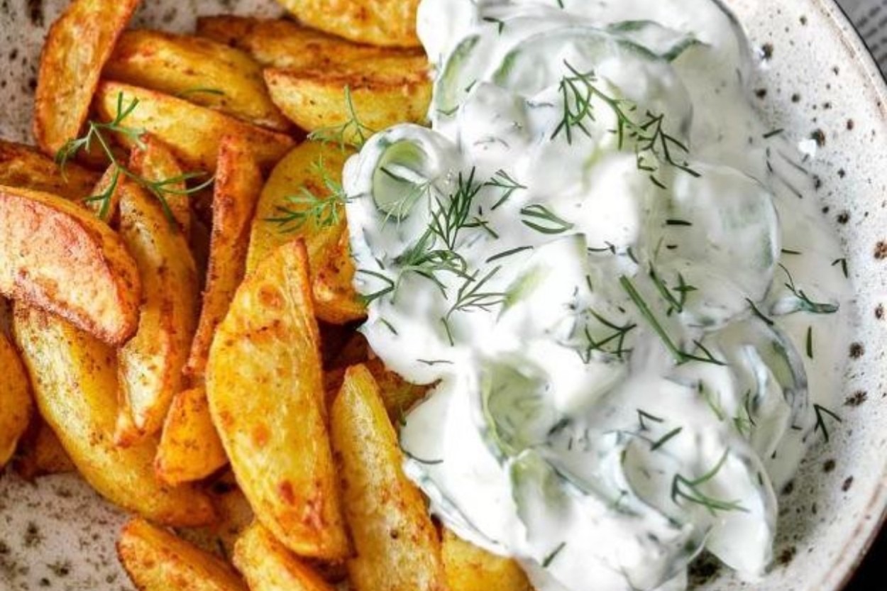 Muhteşem Uyum: Tzatziki Soslu Patates