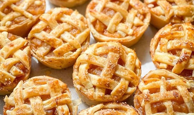 Tek Atımlık: Mini Elmalı Tartlar
