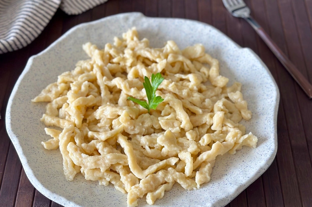 Bir Alman Klasiği: Spatzle (Alman Köy Eriştesi)