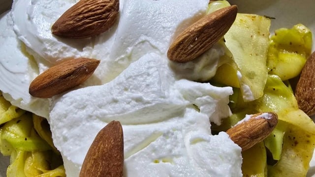 Tarifi Olay: Kajunlu Kabak Sote