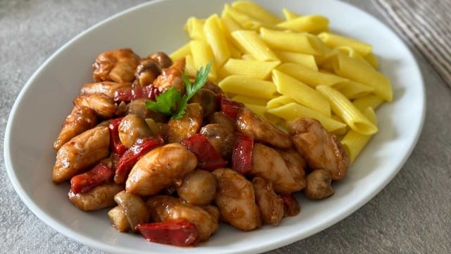 Besleyici ve Kolay: Barbekü Soslu Mantarlı Tavuk