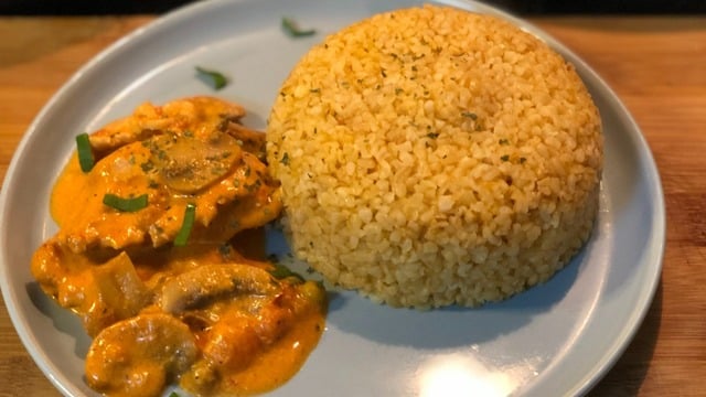 Akşama Yapılsın: Soslu Mantarlı Tavuk Yemeği