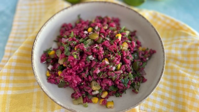 Rengi İştah Açar: Şalgamlı Pirinç Salatası
