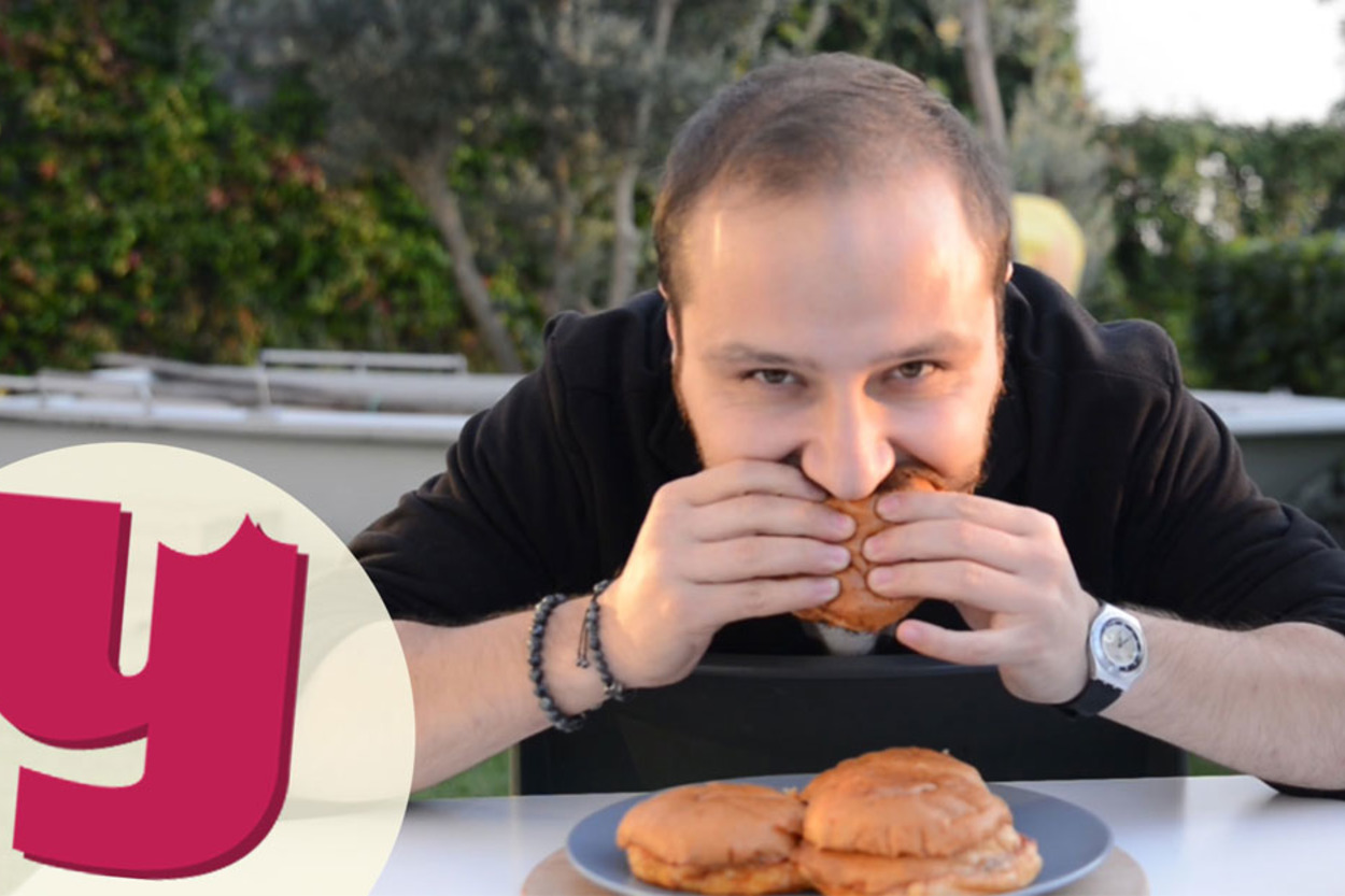 Eve Dönmeden Önce Mutlaka: Islak Hamburger Nasıl Yenir? [İZLE]