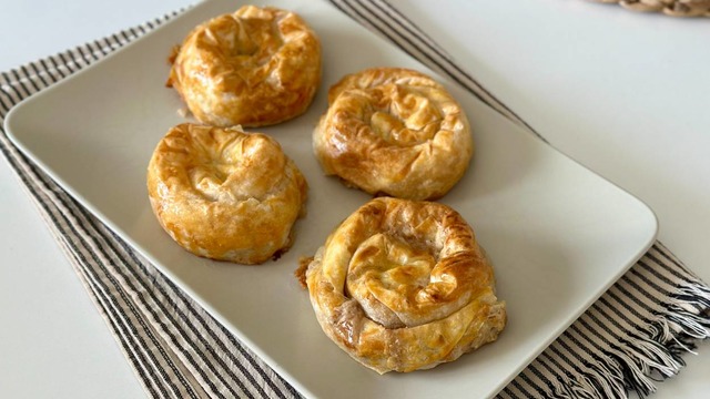 Sıra Dışı Lezzet: Cevizli Peynirli Börek