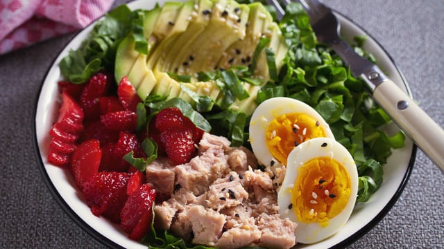 Salataların En Farklısı: Bol Proteinli Ton Balıklı Salata