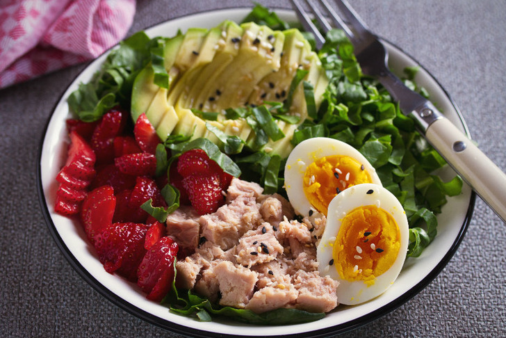 bol-proteinli-ton-balikli-salata-tarifi