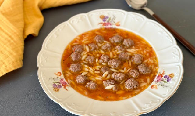 Kışa Yakışan: Şehriyeli Sulu Köfte